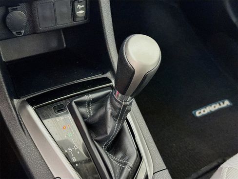 Used 2015 Toyota Corolla LE image 14