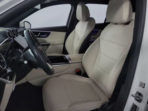 Used 2023 Mercedes-Benz GLC 300 4MATIC image 12