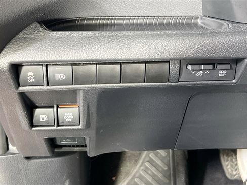 Used 2024 Toyota Sienna XSE FWD image 10