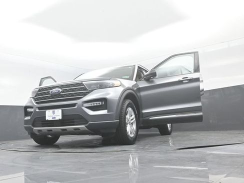 Certified 2023 Ford Explorer XLT w/ Equipment Group 202A AWD/4WD image 32