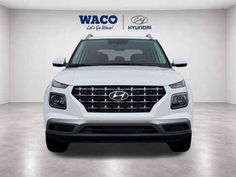 Used 2026 Hyundai Venue SEL FWD image 2