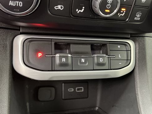 Certified 2023 GMC Acadia SLE w/ Driver Convenience Package FWD image 25