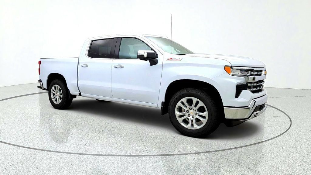 Used 2026 Chevrolet Silverado 1500 LTZ AWD/4WD image 3