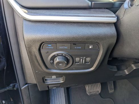 Used 2024 Jeep Grand Cherokee Limited 4xe image 23