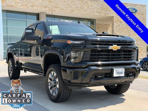 Used 2024 Chevrolet Silverado 2500 Custom w/ Custom Value Package AWD/4WD image 19