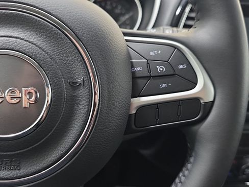 Used 2019 Jeep Compass Latitude AWD/4WD image 17