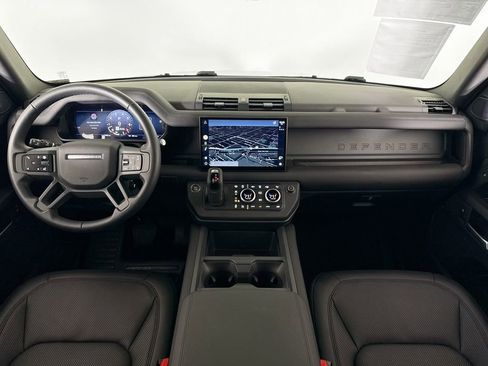 Used 2025 Land Rover Defender 110 X-Dynamic SE AWD/4WD image 9