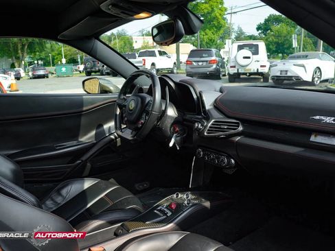 Used 2011 Ferrari 458 Italia Coupe RWD image 25