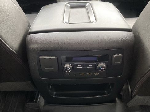 Used 2019 Chevrolet Tahoe LT image 26