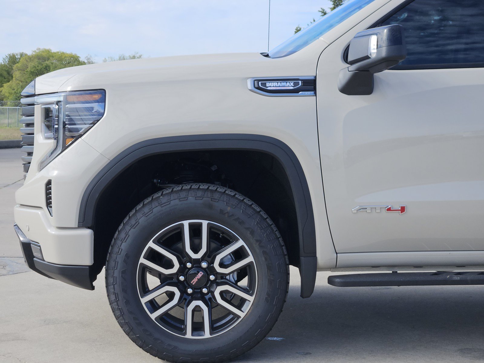 New 2026 GMC Sierra 1500 AT4 w/ AT4 Premium Package AWD/4WD image 6