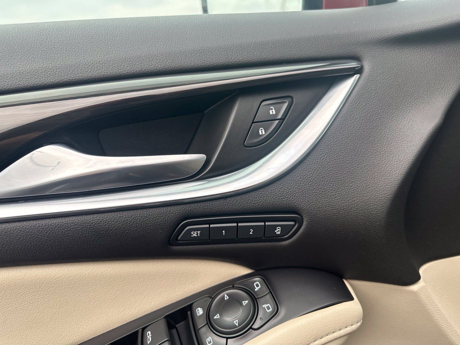 Used 2021 Buick Enclave Premium w/ Surround and Sites Package AWD/4WD image 16