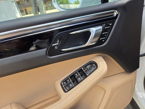 Used 2025 Porsche Macan Turbo image 14