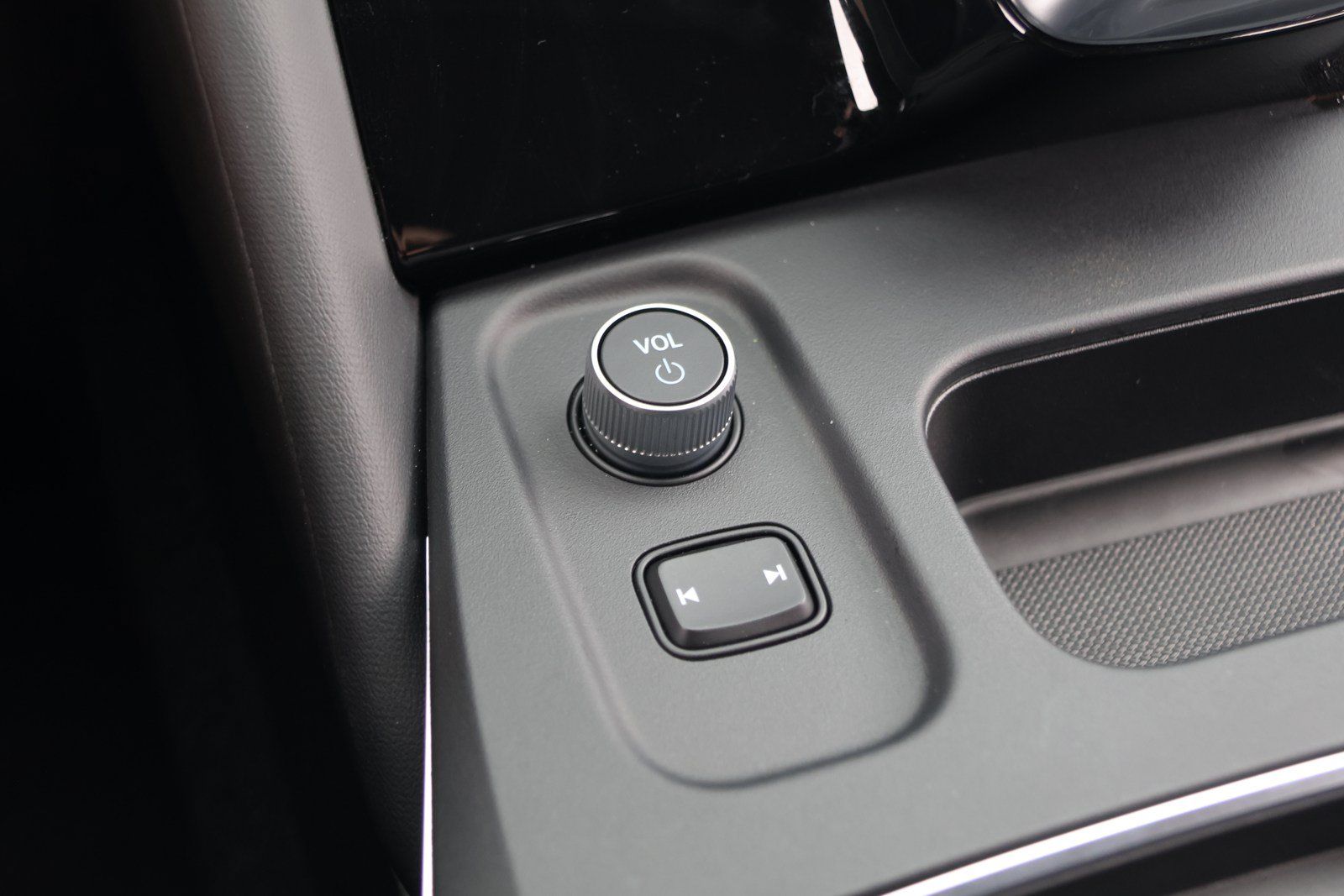 Certified 2026 Acura MDX w/ Technology Package FWD image 30