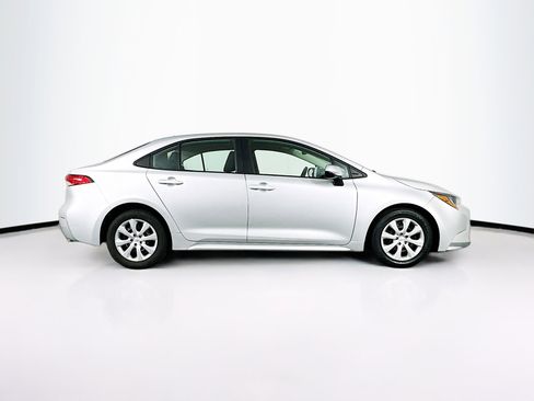 Used 2025 Toyota Corolla LE image 10