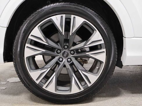 Used 2025 Audi Q8 Premium Plus w/ Premium Plus Package image 36