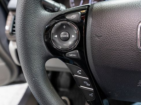 Used 2017 Honda Accord EX image 24