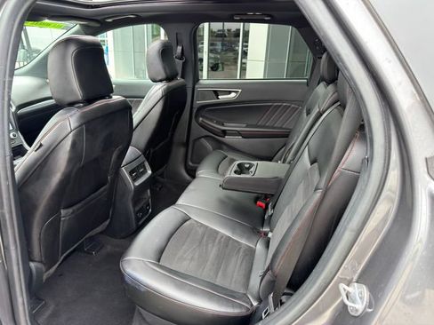Used 2022 Ford Edge ST-Line w/ Class II Trailer Tow Package AWD/4WD image 14