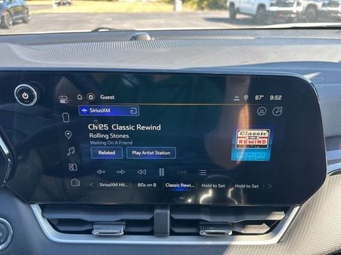 New 2026 Chevrolet Equinox LT image 9