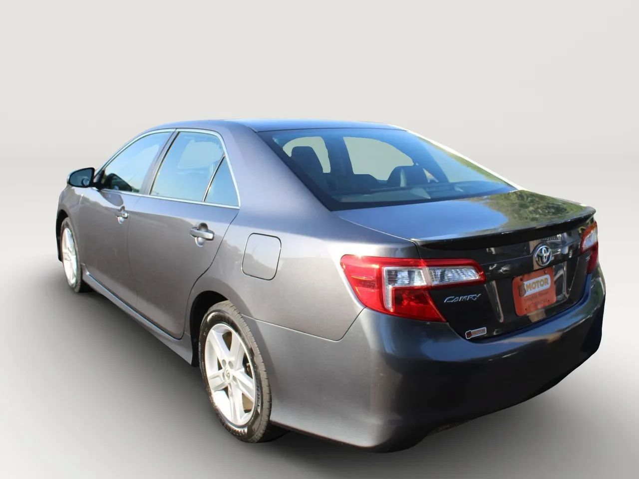 Used 2013 Toyota Camry SE FWD image 6