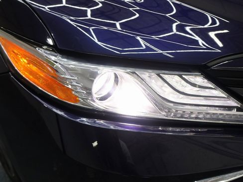 Used 2021 Toyota Camry XLE image 24