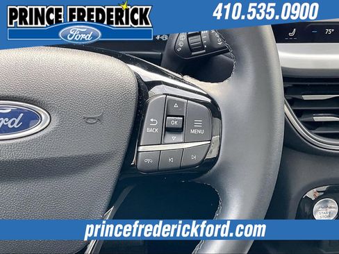 Used 2023 Ford Escape Platinum w/ Premium Technology Package image 18