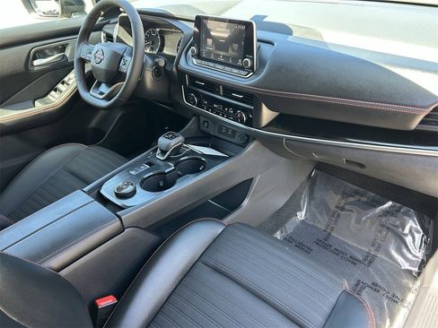 New 2026 Nissan Rogue SV image 9