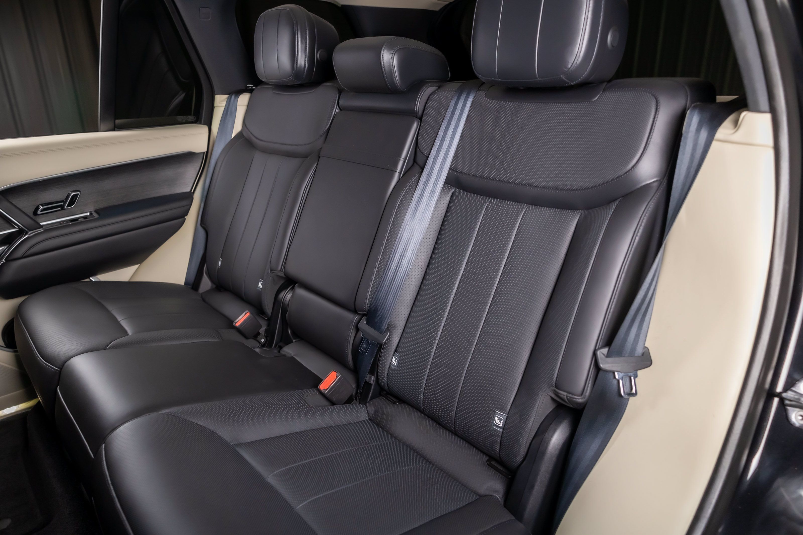 Used 2024 Land Rover Range Rover SE AWD/4WD image 24
