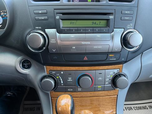 Used 2010 Toyota Highlander 4WD image 34