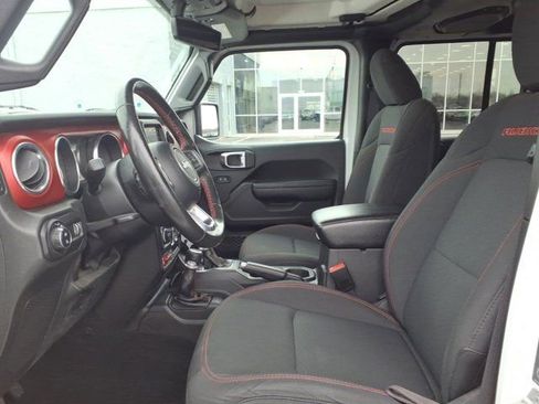 Used 2023 Jeep Gladiator Rubicon w/ Cold Weather Group image 24