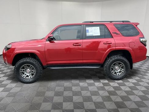 Used 2019 Toyota 4Runner TRD Off-Road Premium AWD/4WD image 4