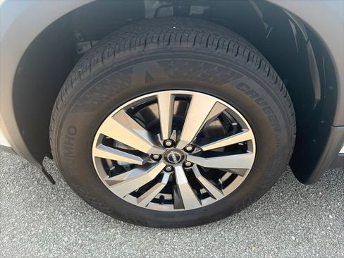 Used 2026 Nissan Pathfinder SL AWD/4WD image 10