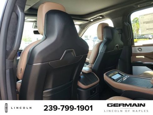 New 2026 Lincoln Navigator L Black Label AWD/4WD image 21
