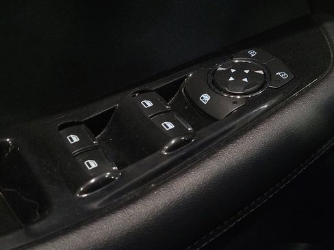 Used 2018 Ford Edge SEL image 27