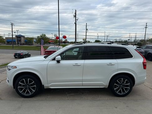 Used 2018 Volvo XC90 T6 Momentum w/ Convenience Package AWD/4WD image 7