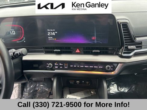 Certified 2025 Kia Sportage EX image 36