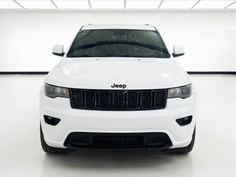 Used 2020 Jeep Grand Cherokee Altitude AWD/4WD image 2