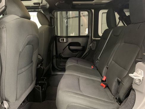 Used 2021 Jeep Wrangler Unlimited Sport AWD/4WD image 19