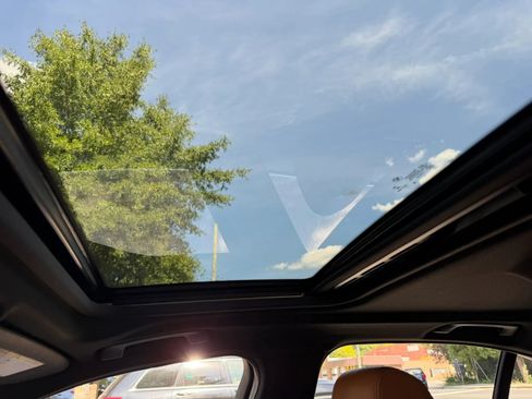 Used 2018 BMW 330i xDrive Sedan AWD/4WD image 13