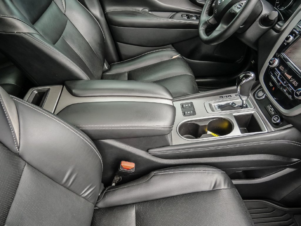 Used 2020 Nissan Murano SL w/ Moonroof Package FWD image 17