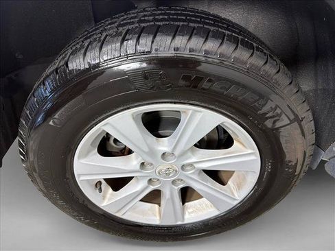 Used 2013 Toyota Highlander Plus FWD image 17
