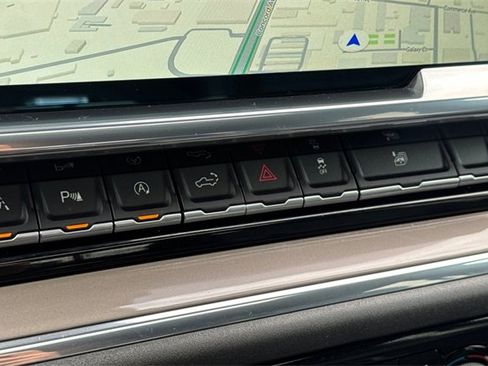 Used 2022 Chevrolet Silverado 1500 High Country w/ High Country Premium Package image 31