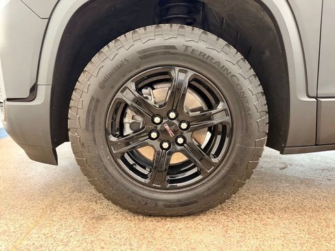 Used 2023 GMC Acadia AT4 w/ Technology Package AWD/4WD image 29