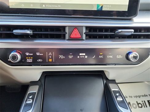 New 2025 Kia Sorento EX w/ EX Panoramic Sunroof Package image 24