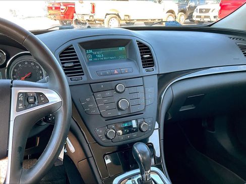 Used 2011 Buick Regal CXL image 7
