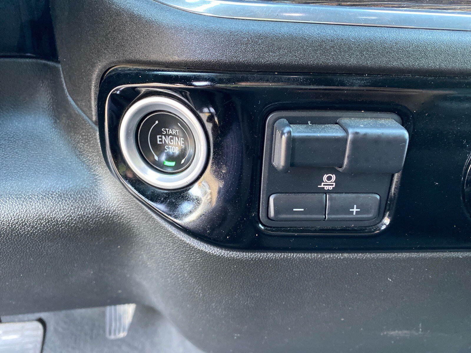 Used 2024 GMC Sierra 2500 SLE AWD/4WD image 13