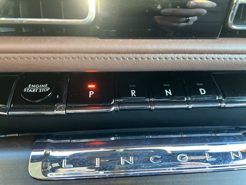 Used 2025 Lincoln Aviator Reserve w/ Equipment Group 201A image 26