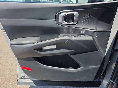 Used 2025 Kia Sorento S w/ Panoramic Sunroof Package FWD image 17