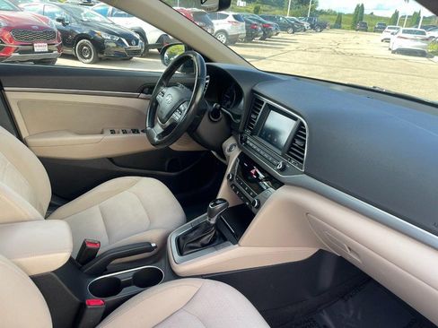Used 2017 Hyundai Elantra Value Edition w/ Cargo Package FWD image 9
