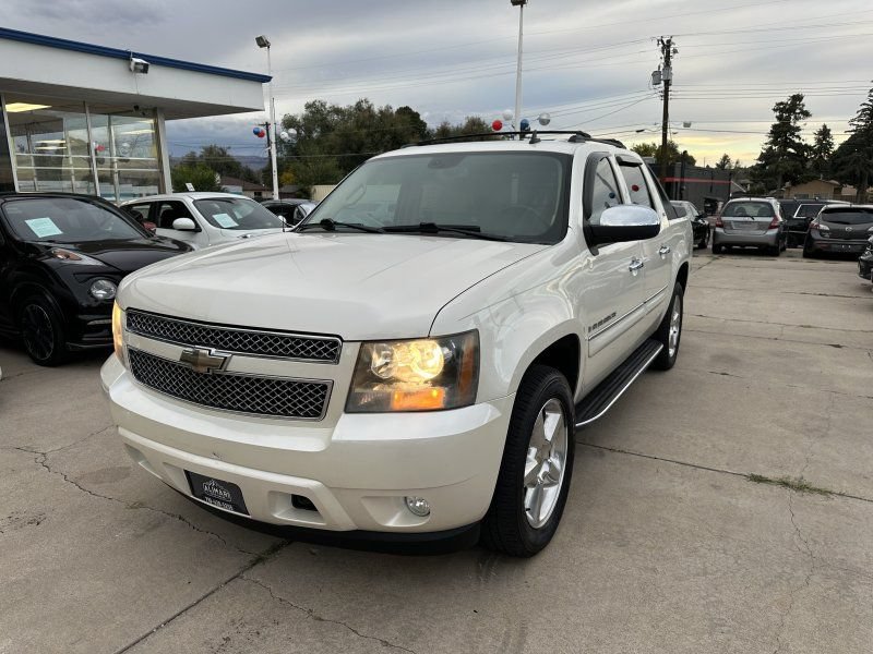 Used 2008 Chevrolet Avalanche LTZ w/ LTZ Preferred Equipment Group AWD/4WD image 3