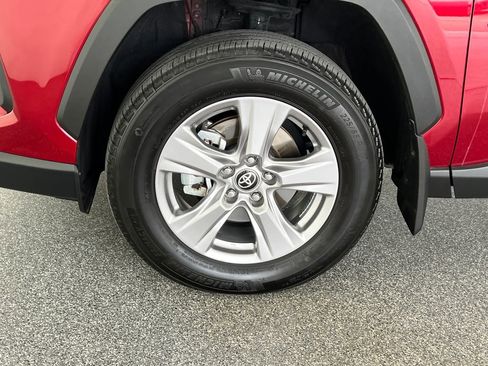 Used 2025 Toyota RAV4 XLE AWD/4WD image 27